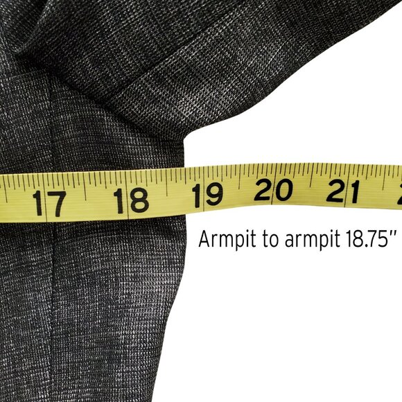 Le Suit Gray 3 Button Front Business Suit Skirt Set Size 4 - Picture 8 of 16